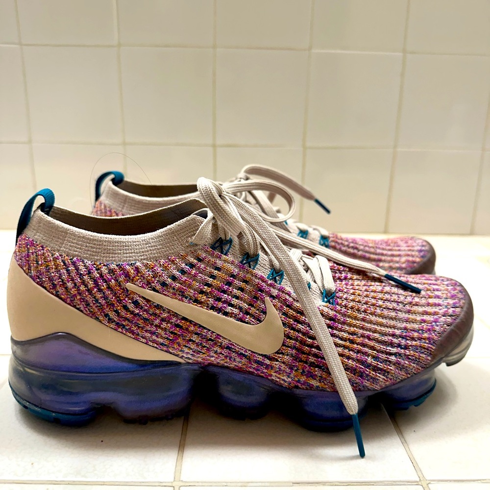Nike Air women’s Vapormax fly knit trainer - like new!